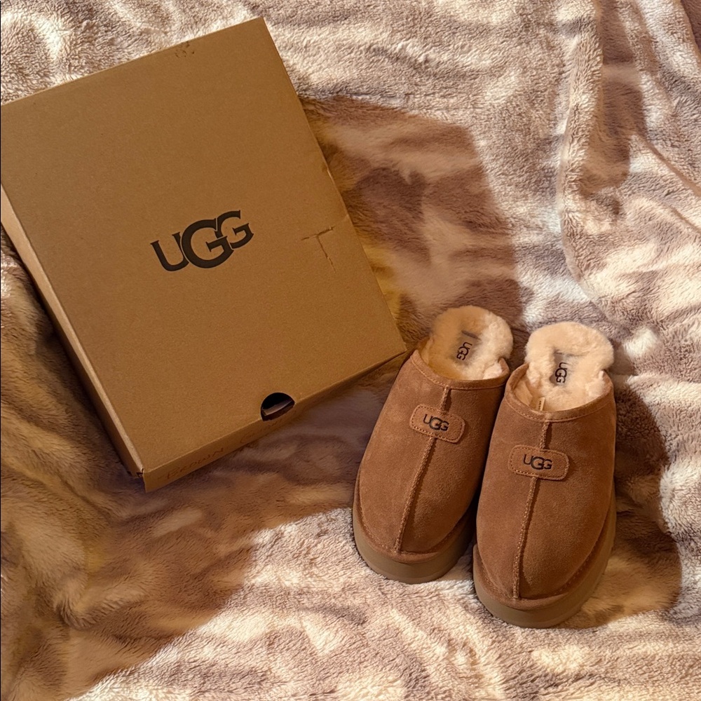 UGG Discoquette Slides sz 8 NEW
